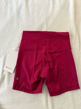 Lululemon | Wunder Train HR Short 6” | Size 6 | Magenta | Bike Shorts